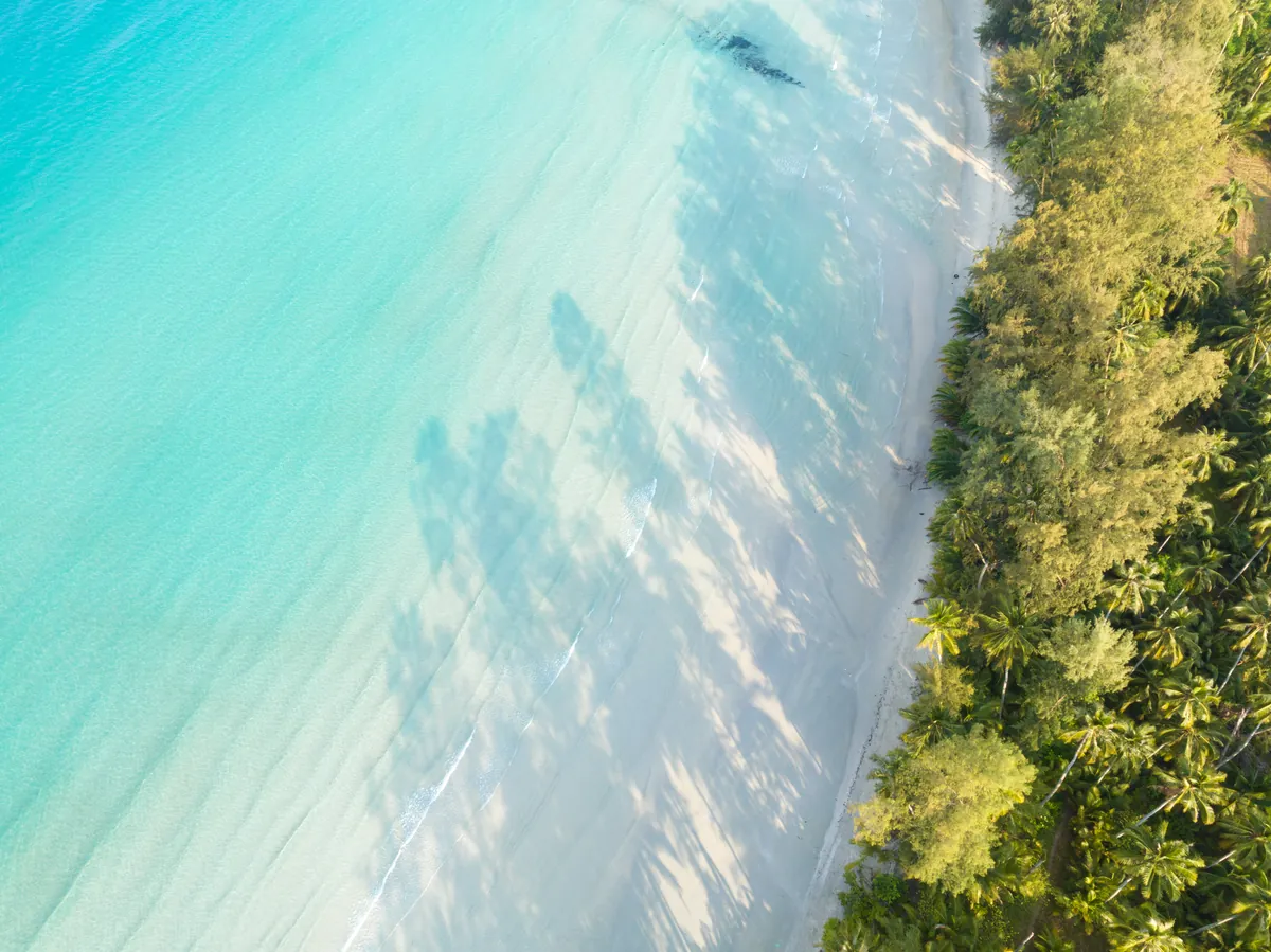 Aerial view Koh Kood Thailand — ระบบที่มองจากมุมสูงเห็นภาพรวมชัด